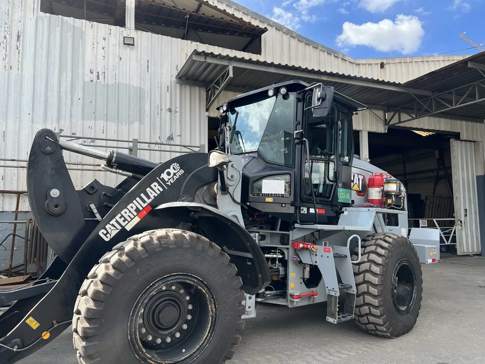 Equipamentos rebaixados em operação subterrânea. — foto 4